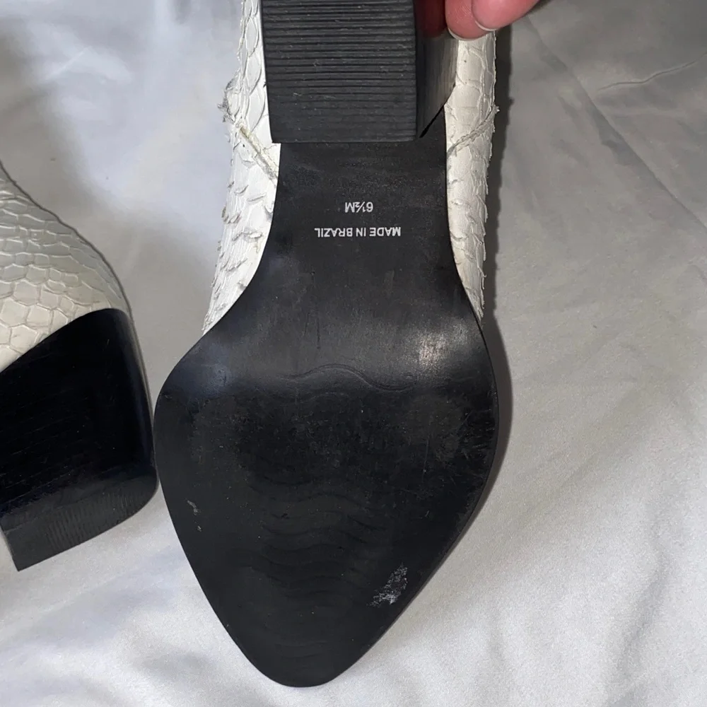 Elegant White Textured Ankle Boots